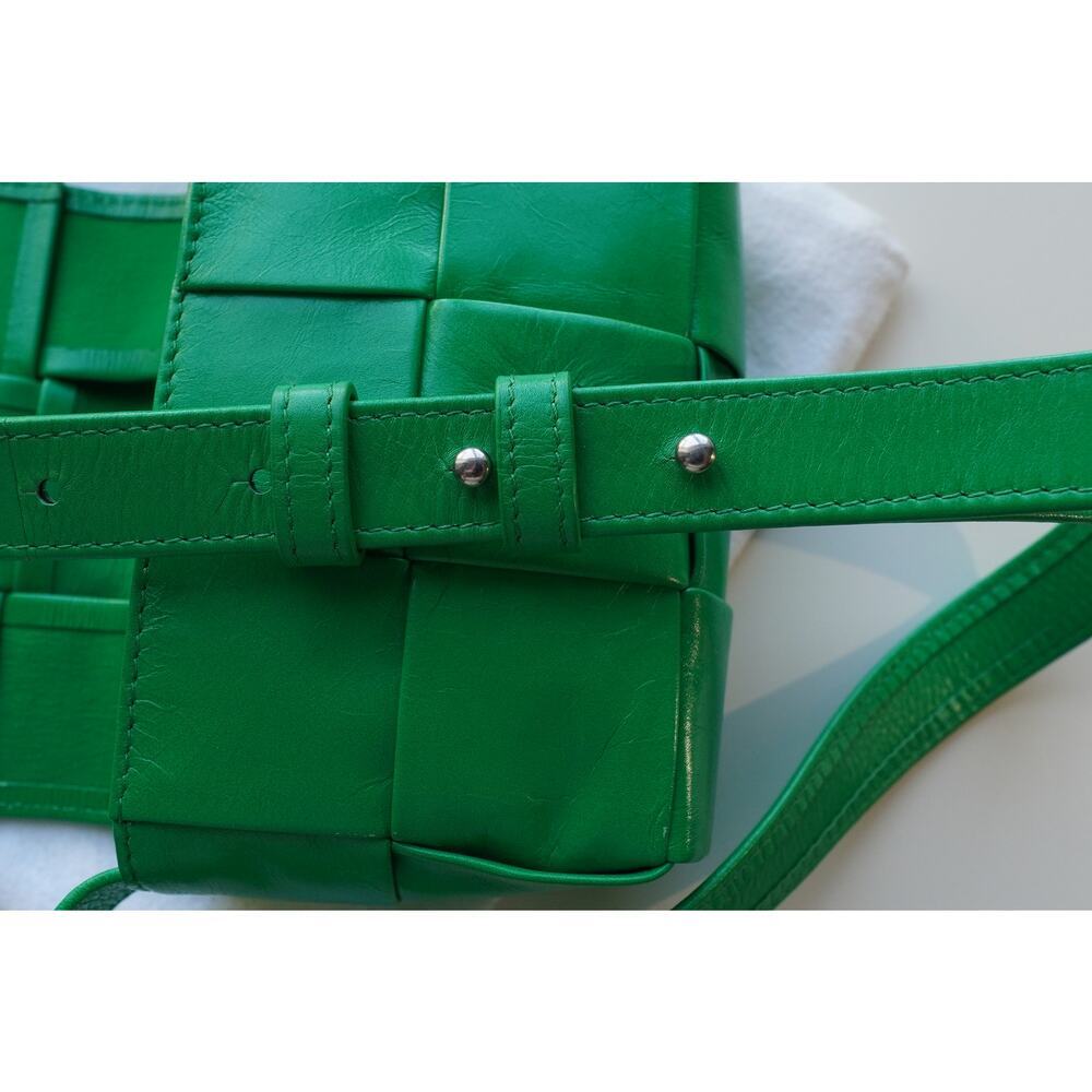Bottega Veneta Cassette Crossbody Bag Maxi Intrecciato Leather Mini (Green) - Picture 11 of 14